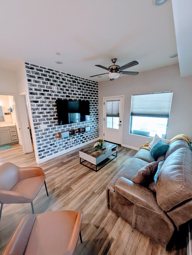 Photo - 475 N 9th St Apartment