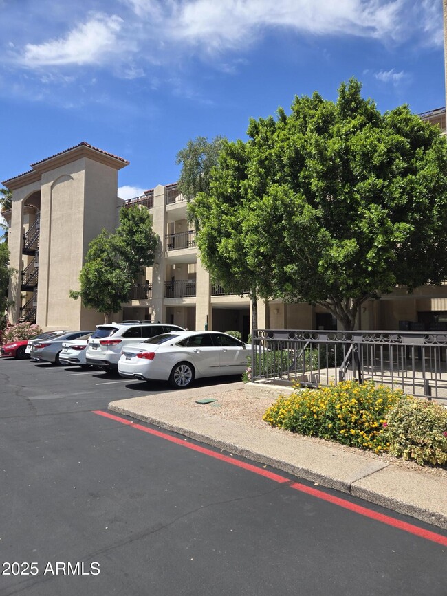 Building Photo - 5104 N 32nd St