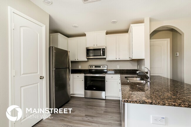 Foto del edificio - 25245 Dickens Dr