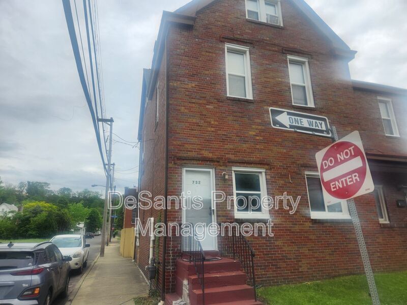 Primary Photo - 732 Idlewood Ave