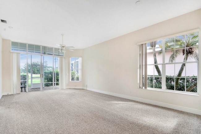 Foto del edificio - 407 SW Fairway Landing