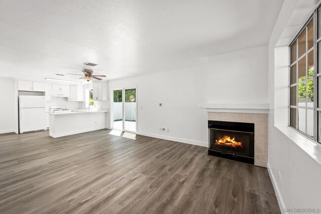 Building Photo - 368 G St