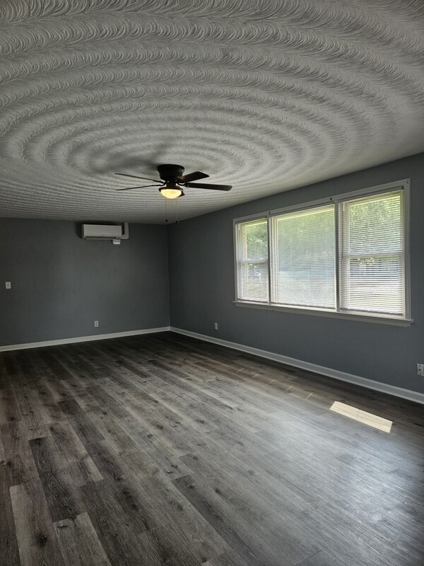 Foto del edificio - 1608 Hawthorne Dr