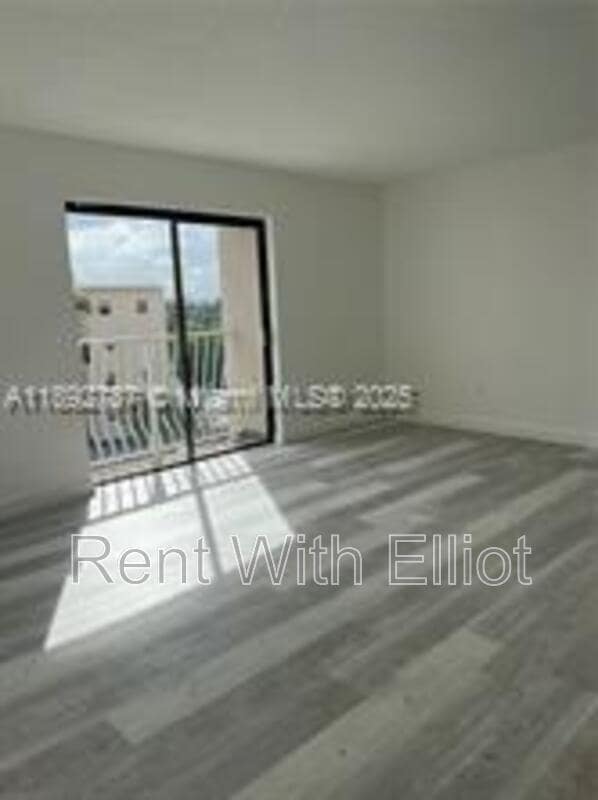 Foto del edificio - 500 NE 2nd St