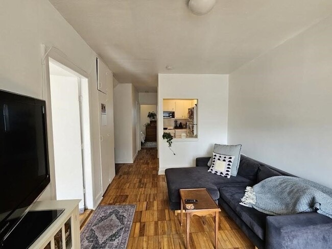 Building Photo - 21 Boston St