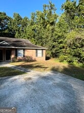 Building Photo - 300 Admiral's Walk Dr