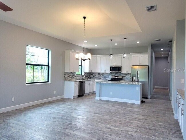 Building Photo - 1038 San Cristobal Ave