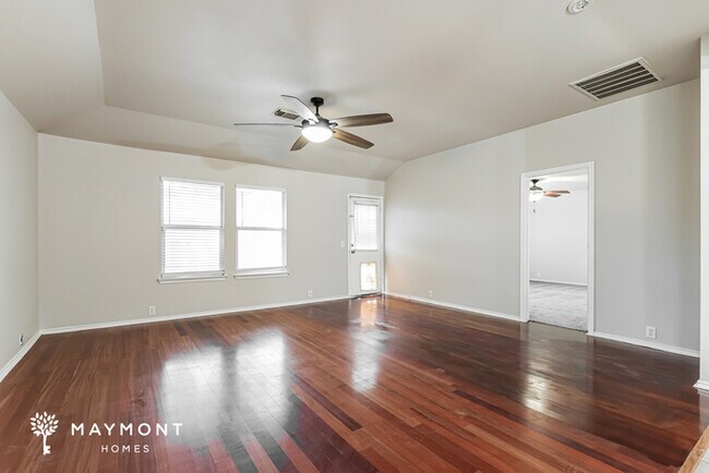Foto del edificio - 15811 Borwick Ln