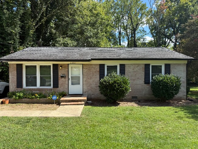 Foto del edificio - 4800 Springview Rd
