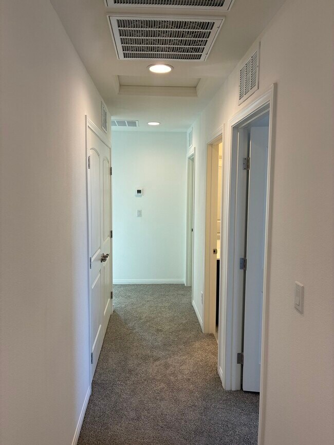 Building Photo - Beautiful 4 Bedroom Home in Southwest Vegas!
