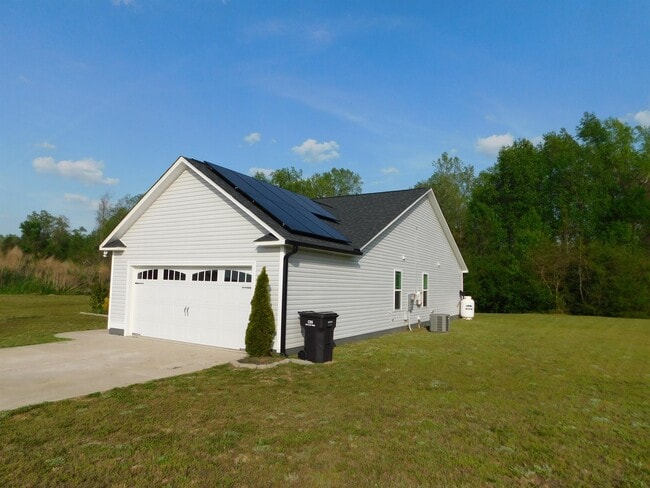 Building Photo - 318 N Landing Dr