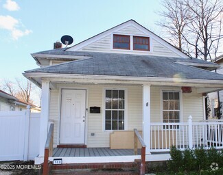 Building Photo - 100 Cottage Pl