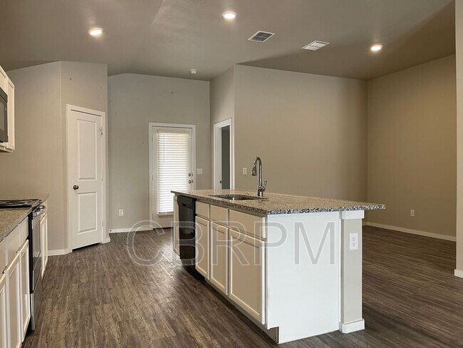 Building Photo - 2130 N Texas Ave