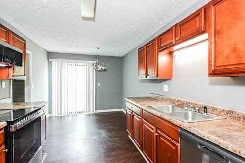 Foto del edificio - 6603 Valley Hill Dr