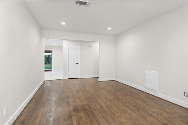 Foto del edificio - 5518 McKnight St