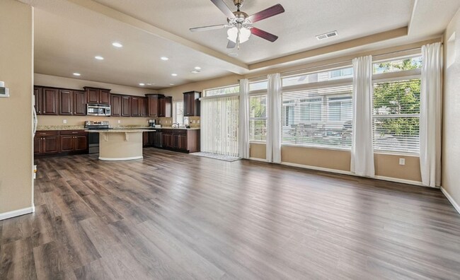Foto del edificio - Bright & Spacious 3BR Home with Open Concept Living in Banning Lewis Ranch