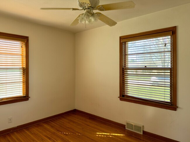 Foto del edificio - 3105 Burrmont Rd