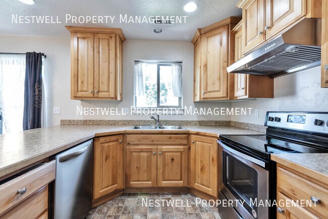 Foto del edificio - 1616 Village Ln