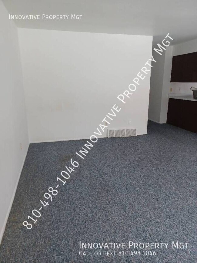 Foto del edificio - 6009 Holiday Gardens Dr