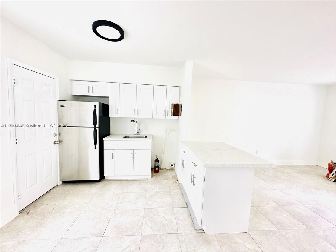 Primary Photo - 171 NW 56th St