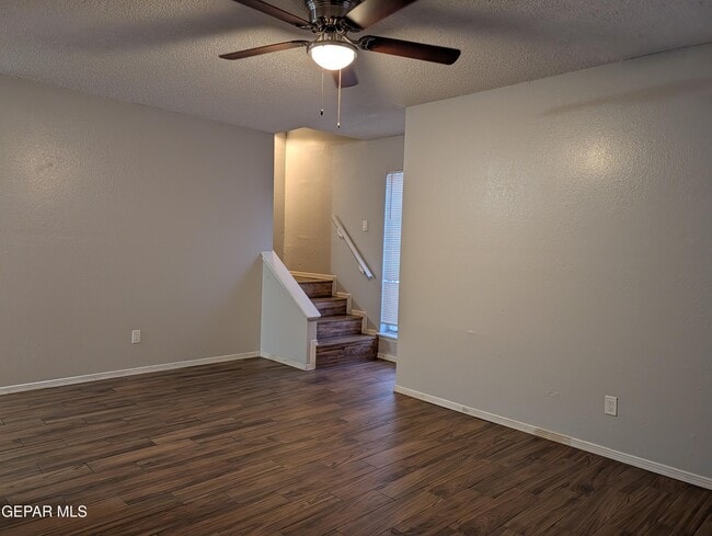 Building Photo - 10628 Cuatro Vistas Dr