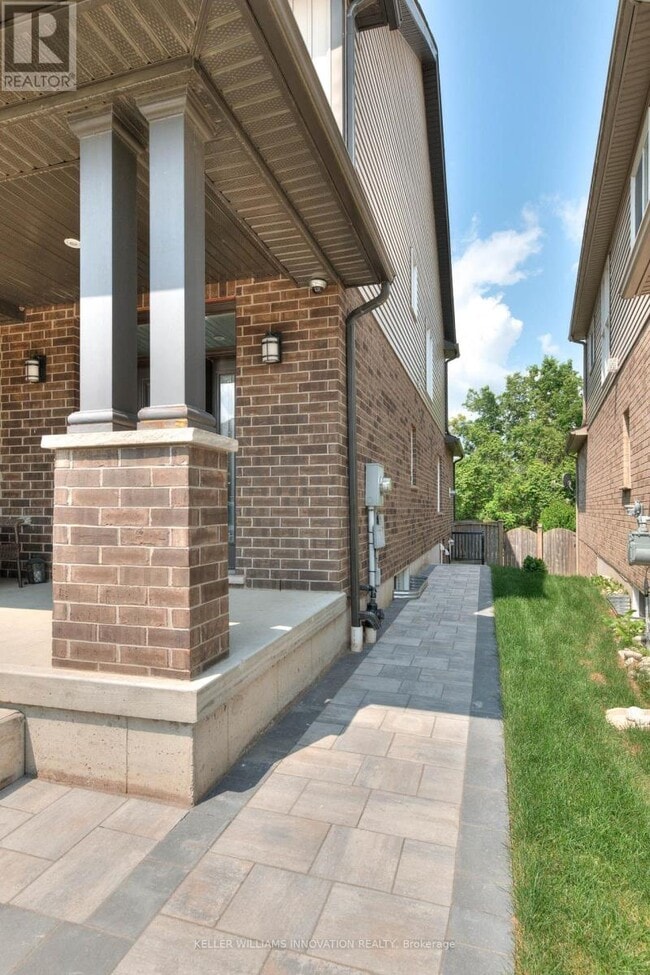 Photo du bâtiment - 556 Netherwood Cres