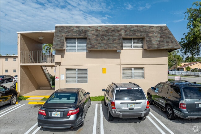Building Photo - VILLAS OF WEST BIRD CONDO