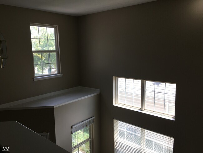 Foto del edificio - 8072 Birchfield Dr