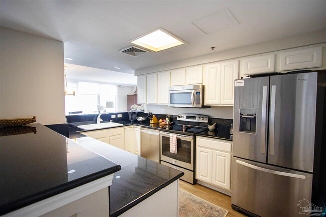 Building Photo - 800 Fort Pickens Rd