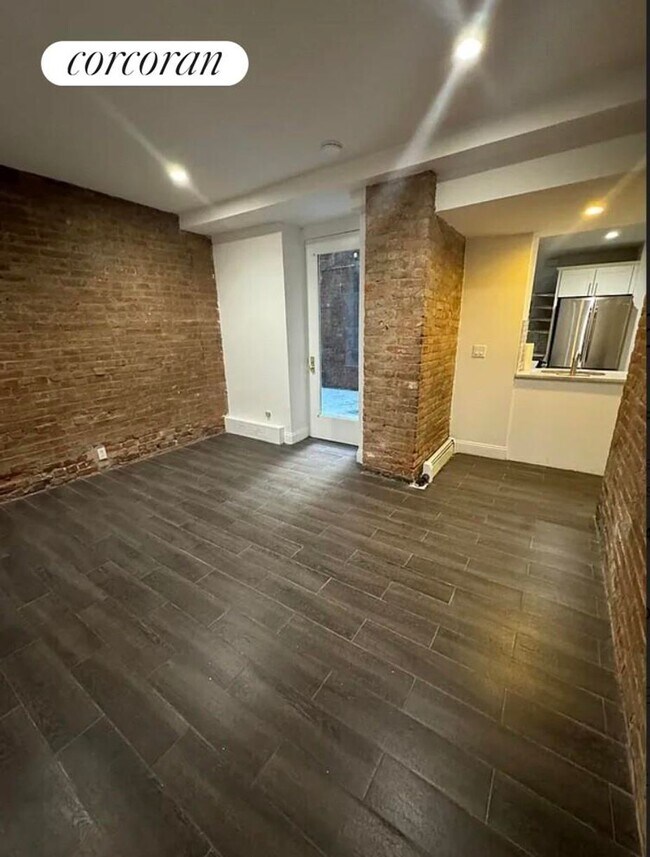 Foto del edificio - 230 E 27th St