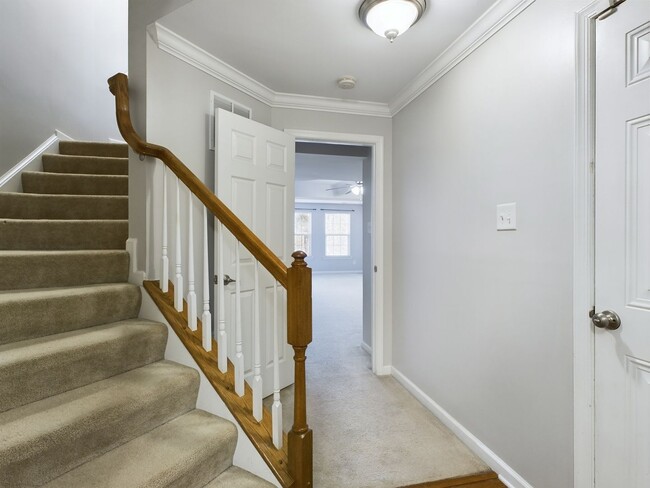 Foto del edificio - Beautiful 4 Bedroom 2.5 Bath Townhome in M...