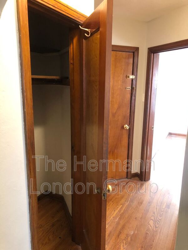 Foto del edificio - 4614-4616 Jamieson Avenue