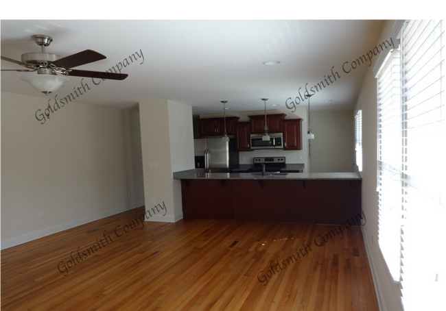 16 B Harris Street - 16 B Harris Street Apartment