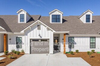 Building Photo - 109 Foster Grove Dr