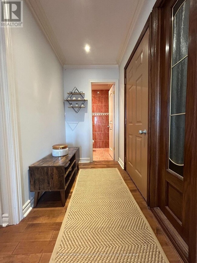 Building Photo - 333 Lakeshore Rd E