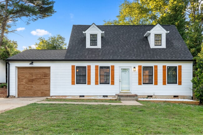 Building Photo - 107 Briar Ln