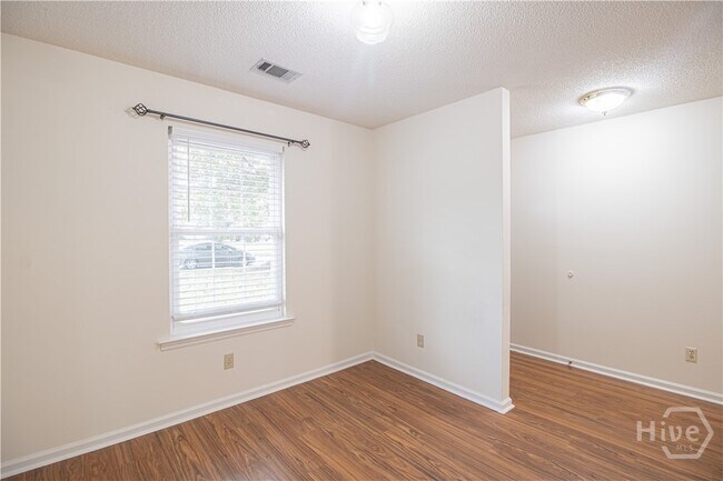 Foto del edificio - 148 Country Walk Cir