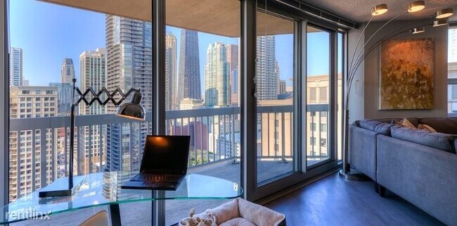 Foto del edificio - 400 N State St