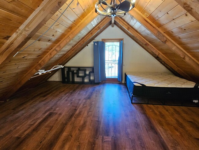 Foto del edificio - 1317 Leisure Ln