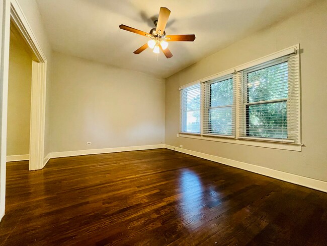 Foto del edificio - 2907 N Elmendorf St