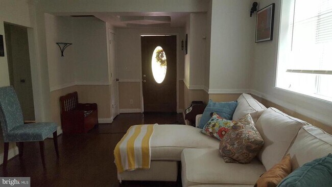 Foto del edificio - 5006 Sipple Ave