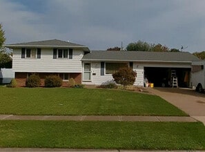 Building Photo - 4025 Kenyon Ave