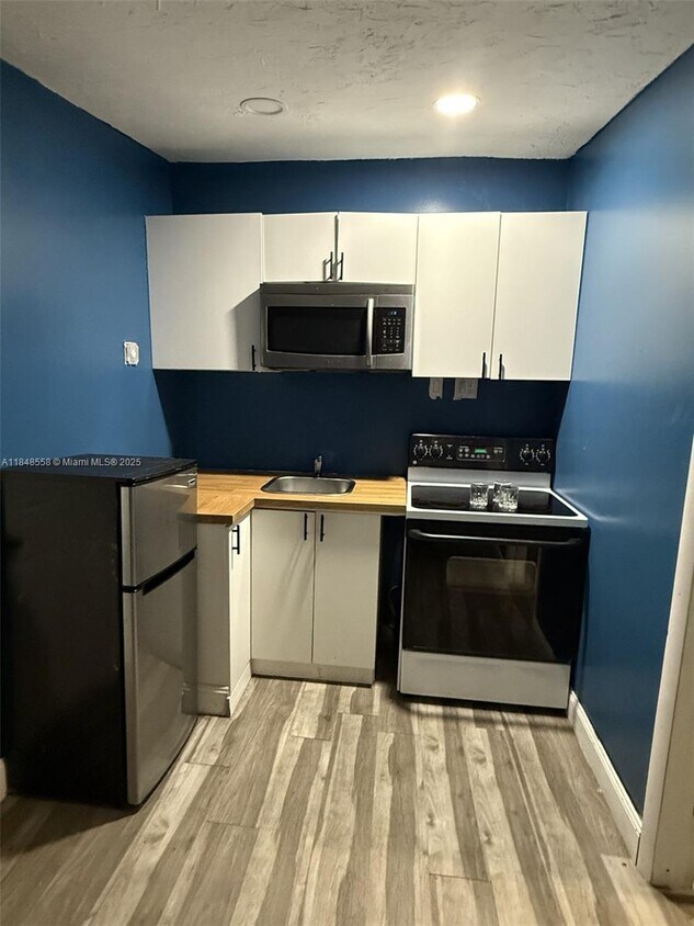 Foto del edificio - 1221 N 58th Ave