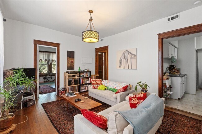 Foto del edificio - 4002 N Southport Ave