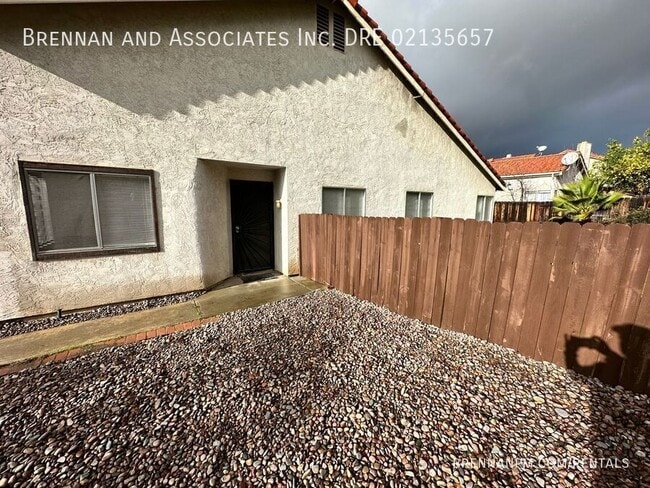 Building Photo - 1606 Woodrun Pl