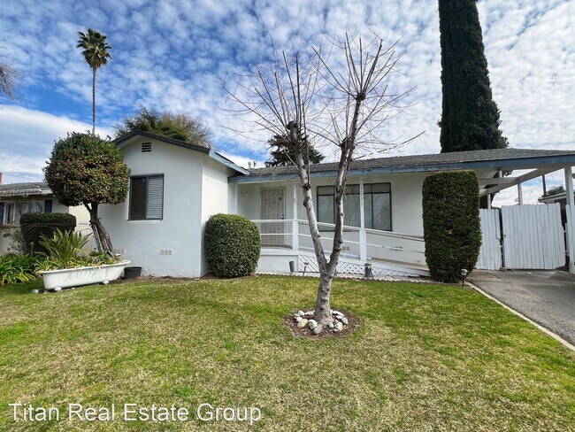 Building Photo - 4 br, 2 bath House - 12237 Custer St