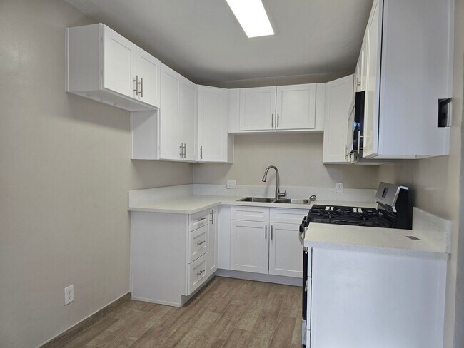 Foto del edificio - 529 W Church Ave