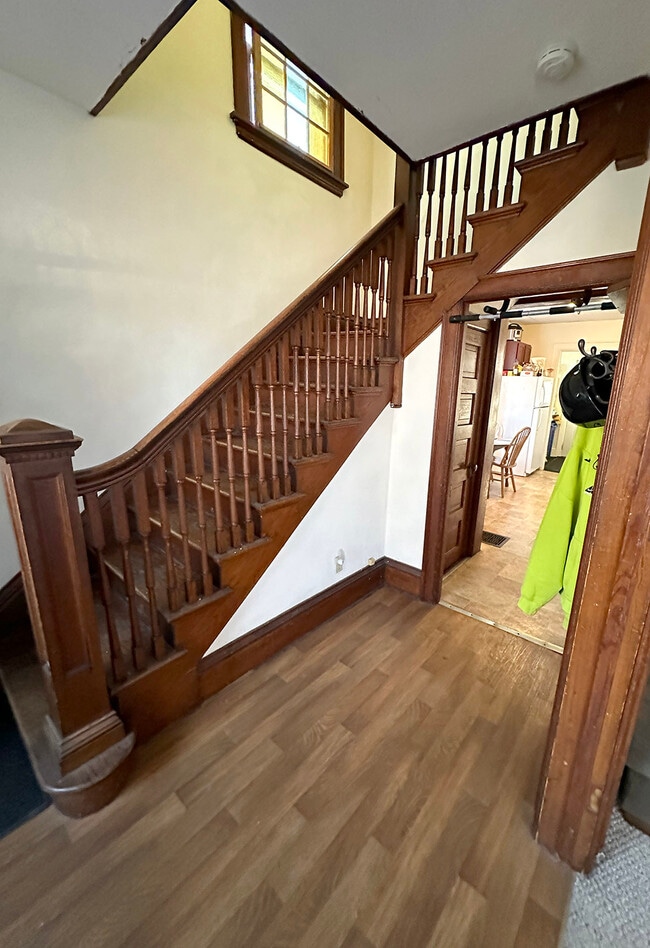 Building Photo - 217 S Mills St