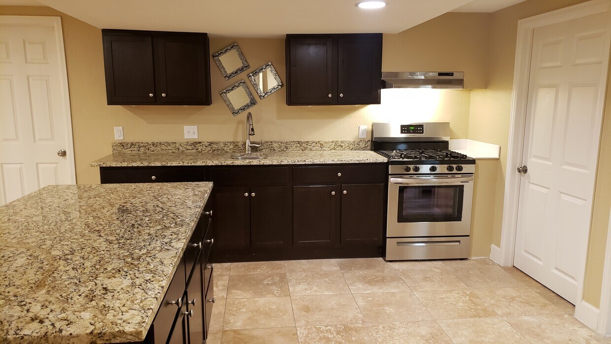 3250 Jasmine St, Denver, CO 80207 House Rental in Denver, CO