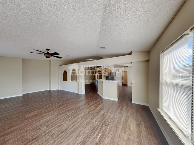 Foto del edificio - 4115 Clearbrook Cove Road